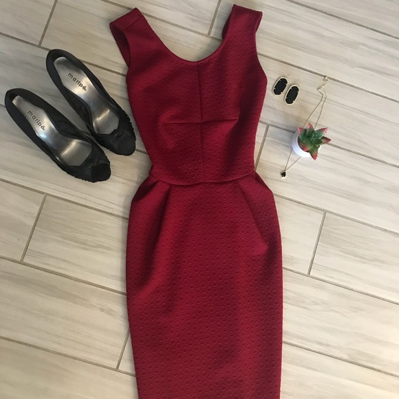 LN Gilli Red Cross Back Dress - Picture 2 of 3